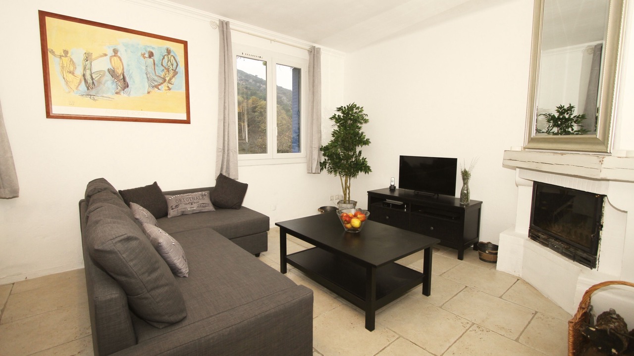 Photo of Livingroom in Maubec
