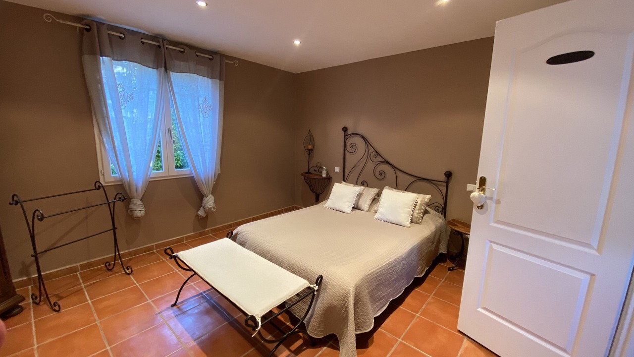 Photo of Bedroom in Puyloubier