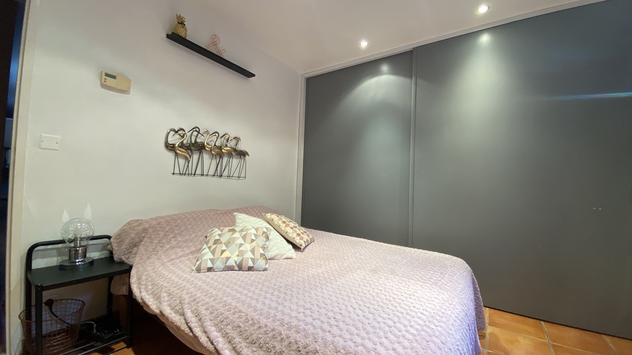 Photo of Bedroom in Puyloubier