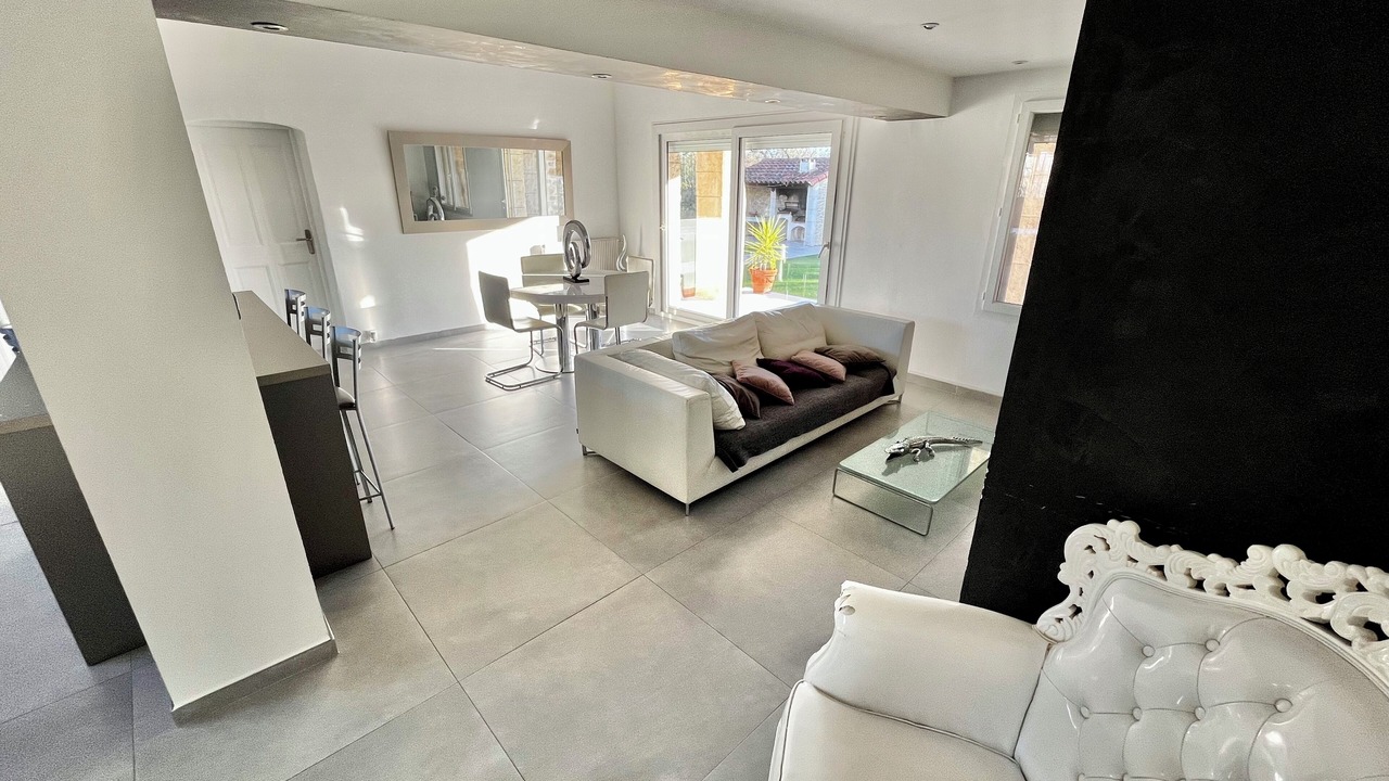 Photo of Livingroom in Port-Saint-Louis-du-Rhone
