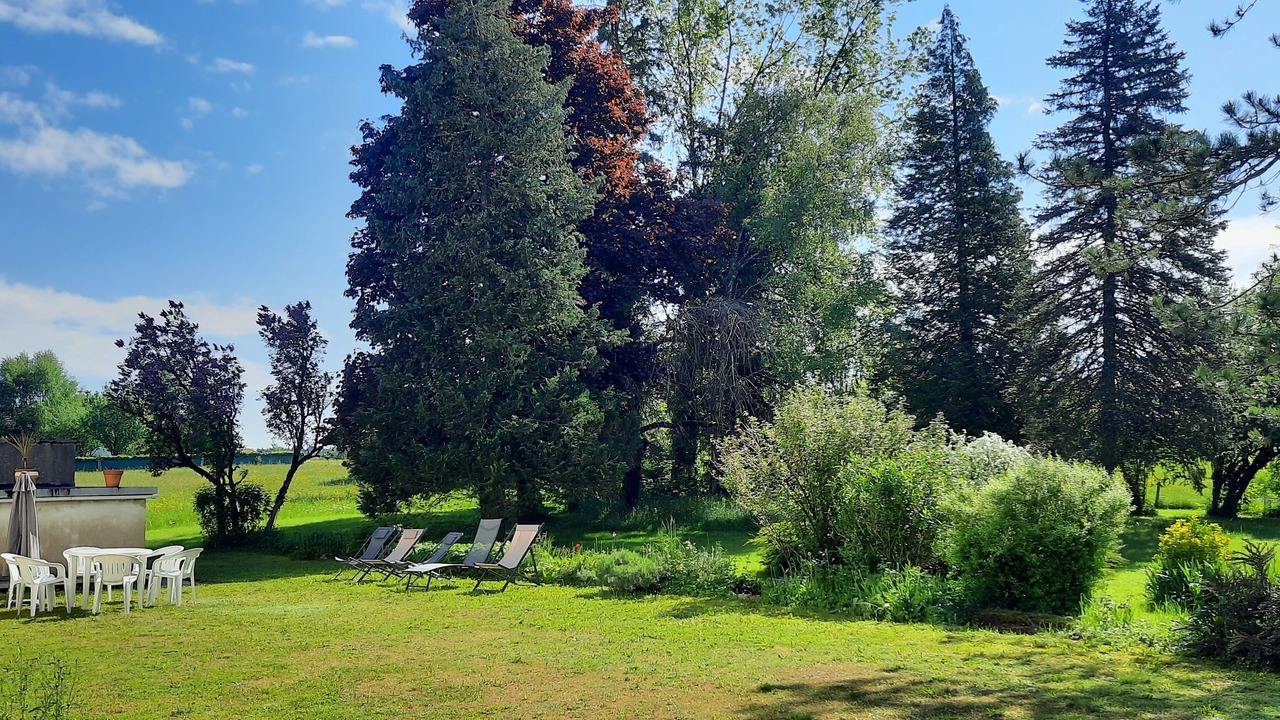 Photo of Outdoor in Publy