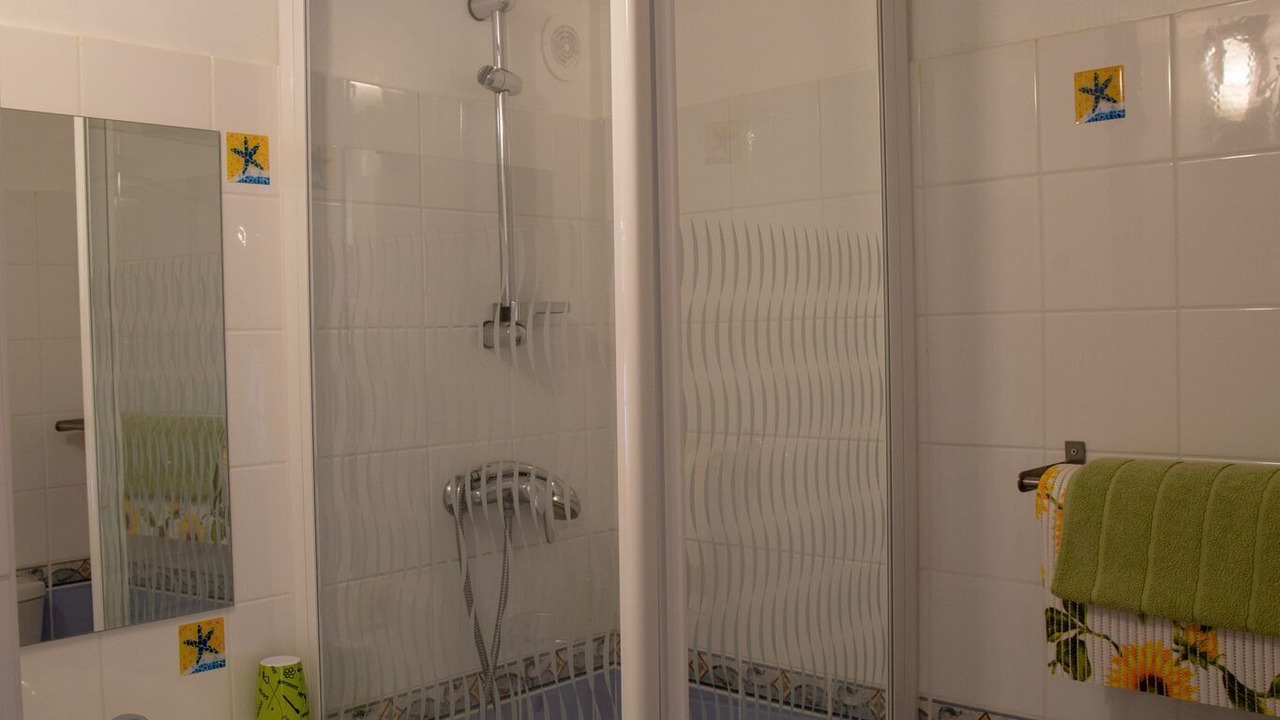 Photo of Bathroom in Nyons