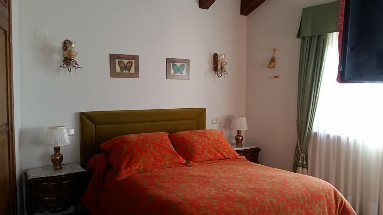 Photo of Bedroom in Sepulveda