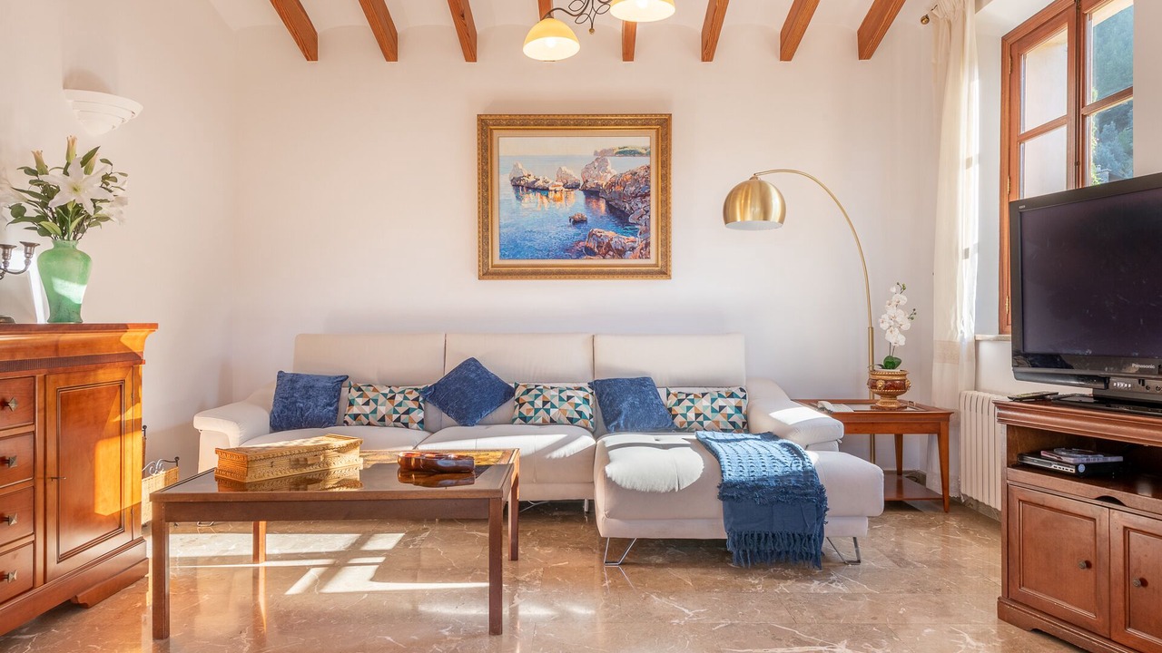 Photo of Livingroom in Deia
