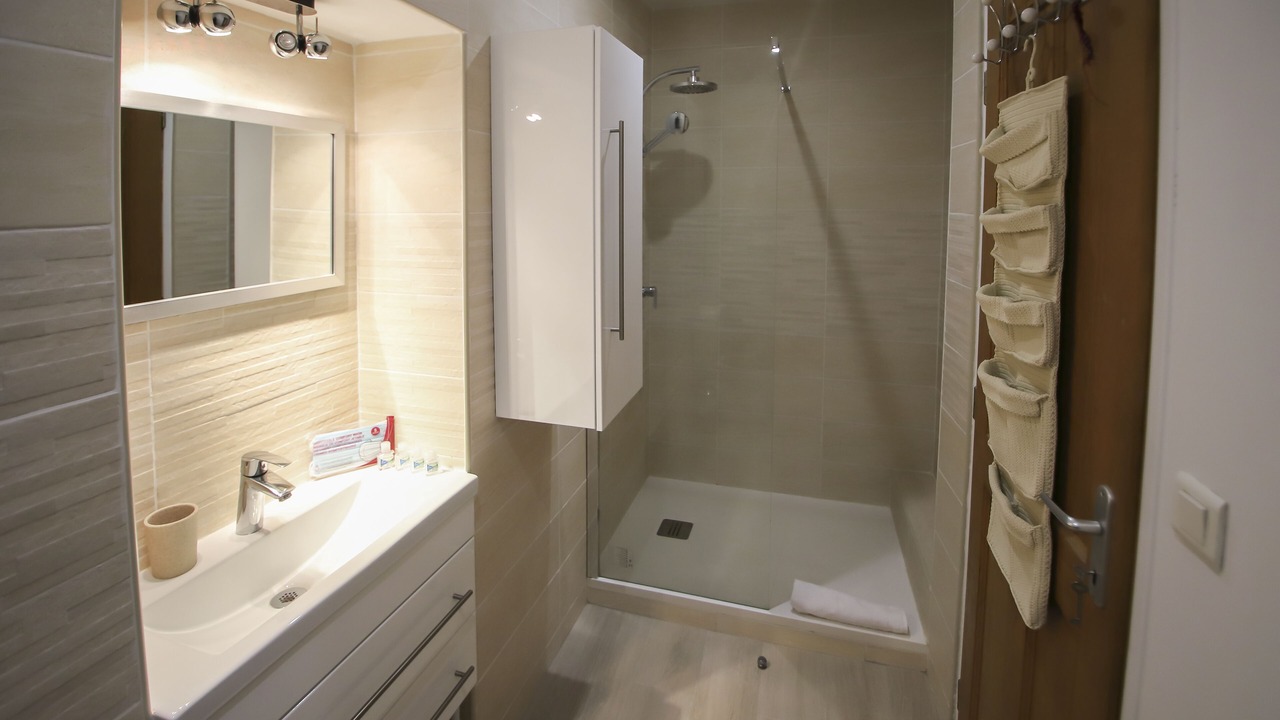 Photo of Bathroom in Eyragues