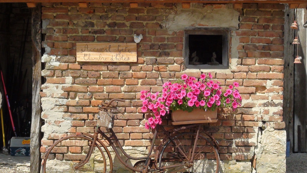 Photo of Outdoor in Cosges