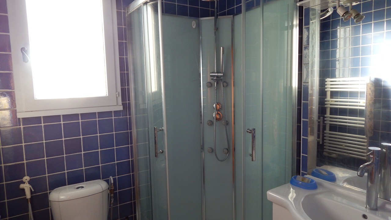Photo of Bathroom in Arles