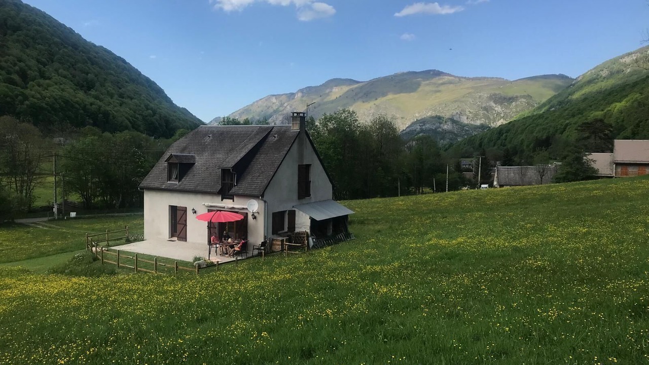 Photo of Outdoor in Campan