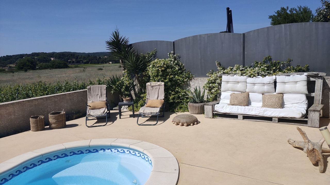Photo of Outdoor in Pont-Saint-Esprit