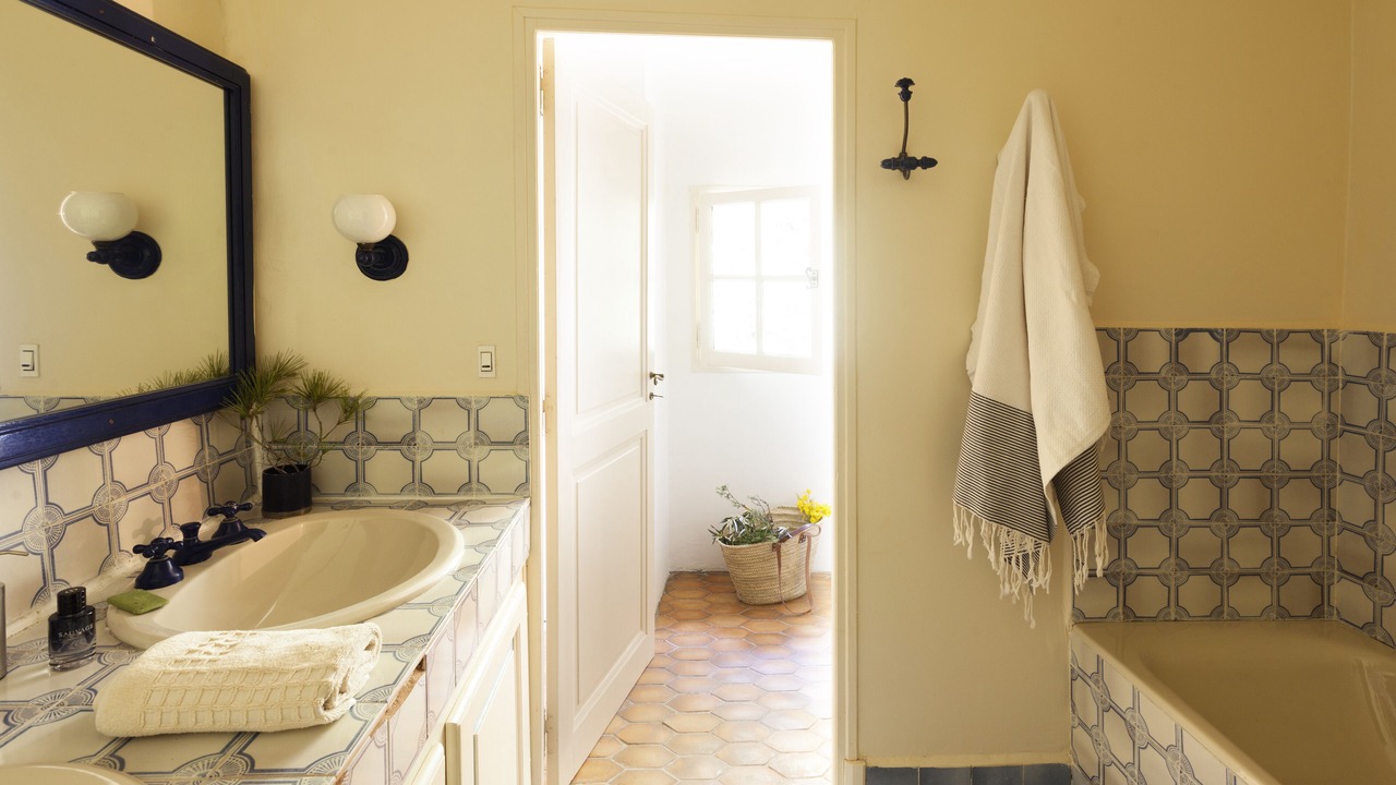 Photo of Bathroom in Goult