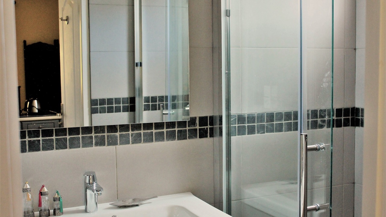 Photo of Bathroom in Garrigues-Sainte-Eulalie