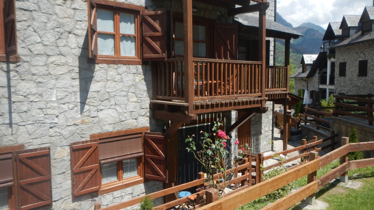 Photo of Outdoor in Linsoles