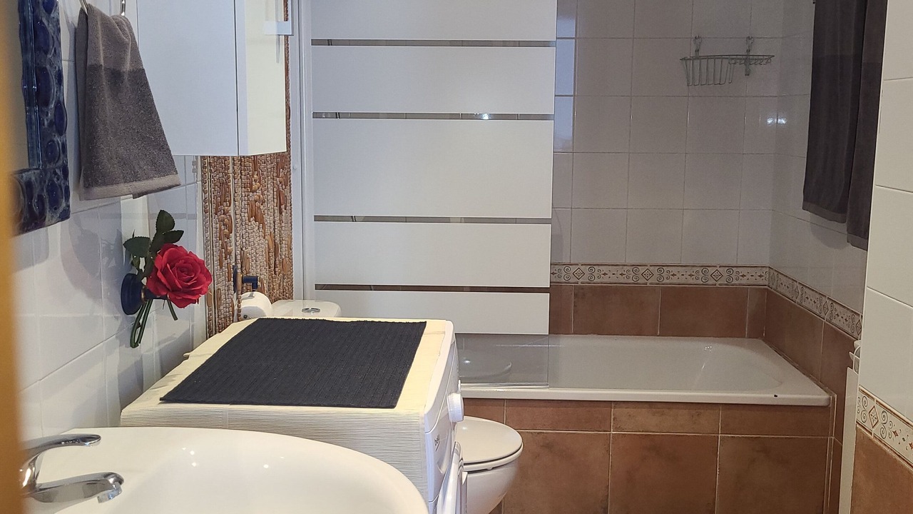 Photo of Bathroom in Linsoles