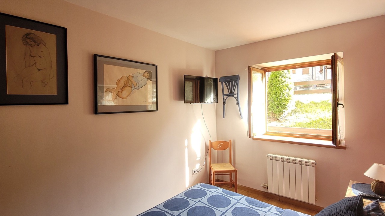 Photo of Bedroom in Linsoles
