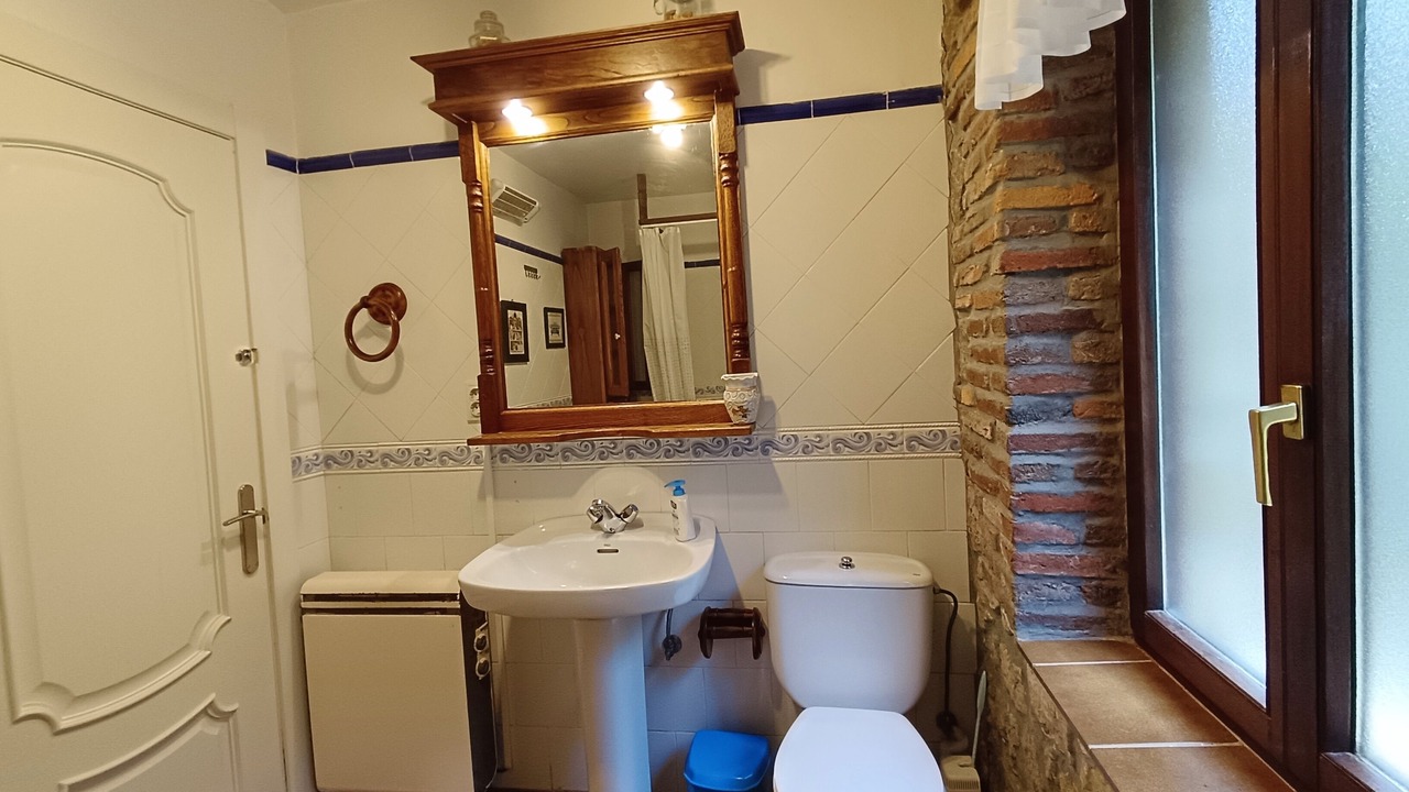Photo of Bathroom in Oruna
