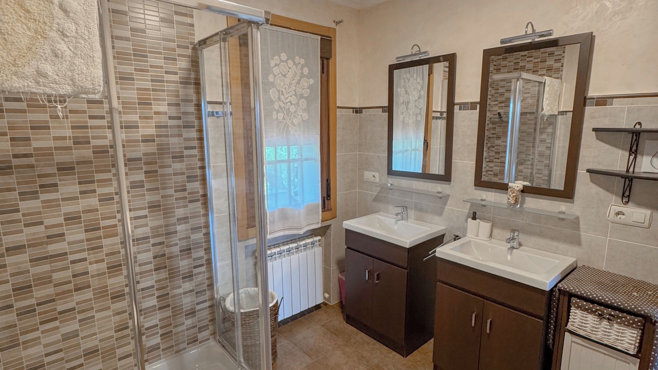 Photo of Bathroom in Cenlle