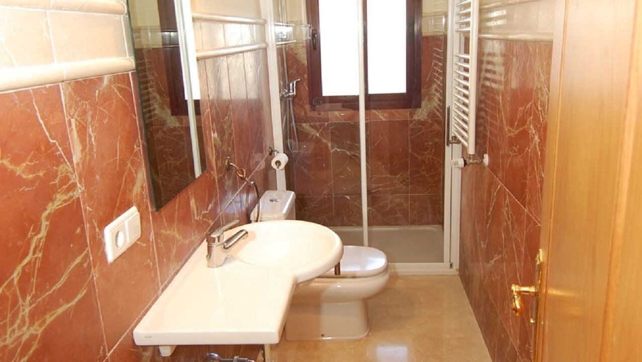 Photo of Bedroom in Coin