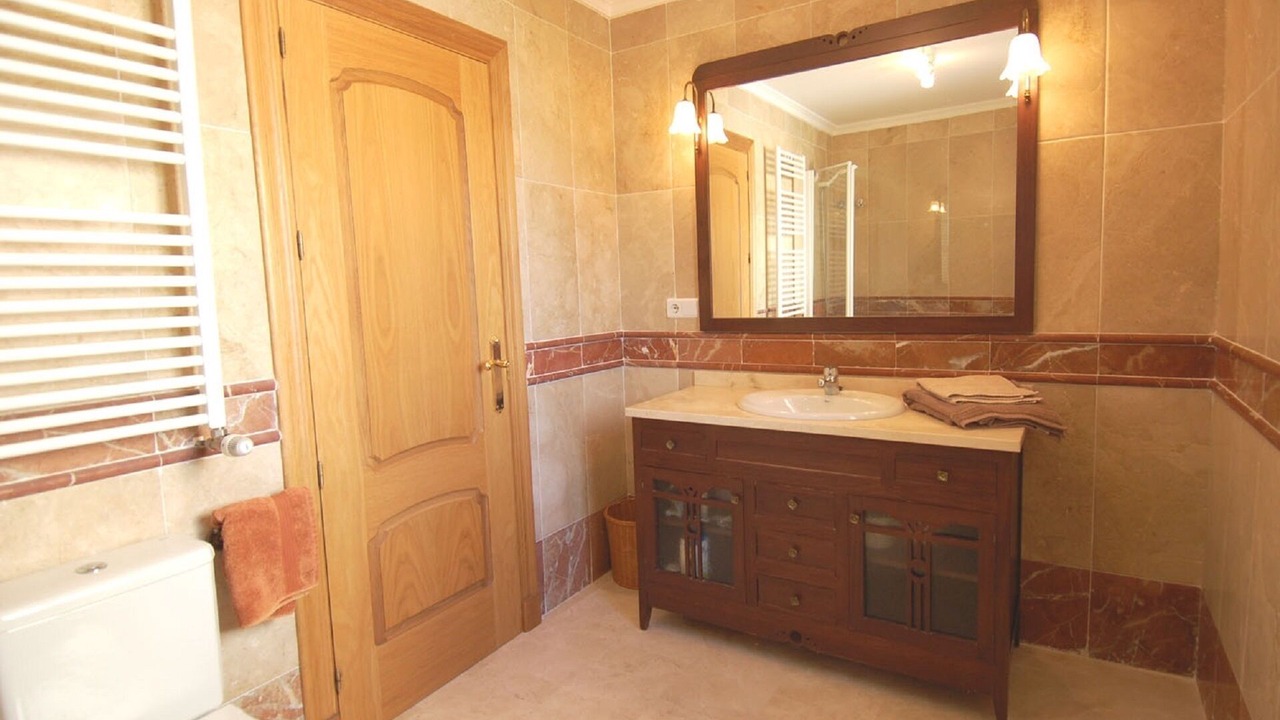 Photo of Bathroom in Coin