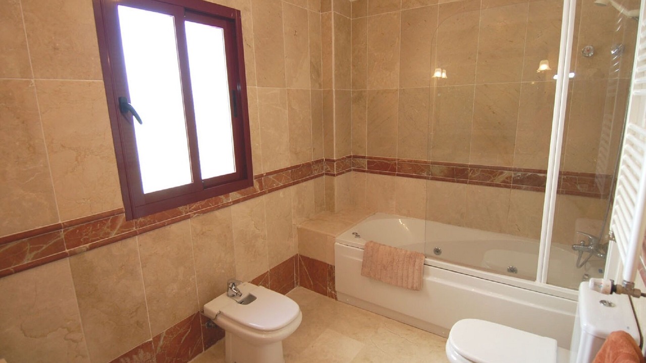 Photo of Bathroom in Coin