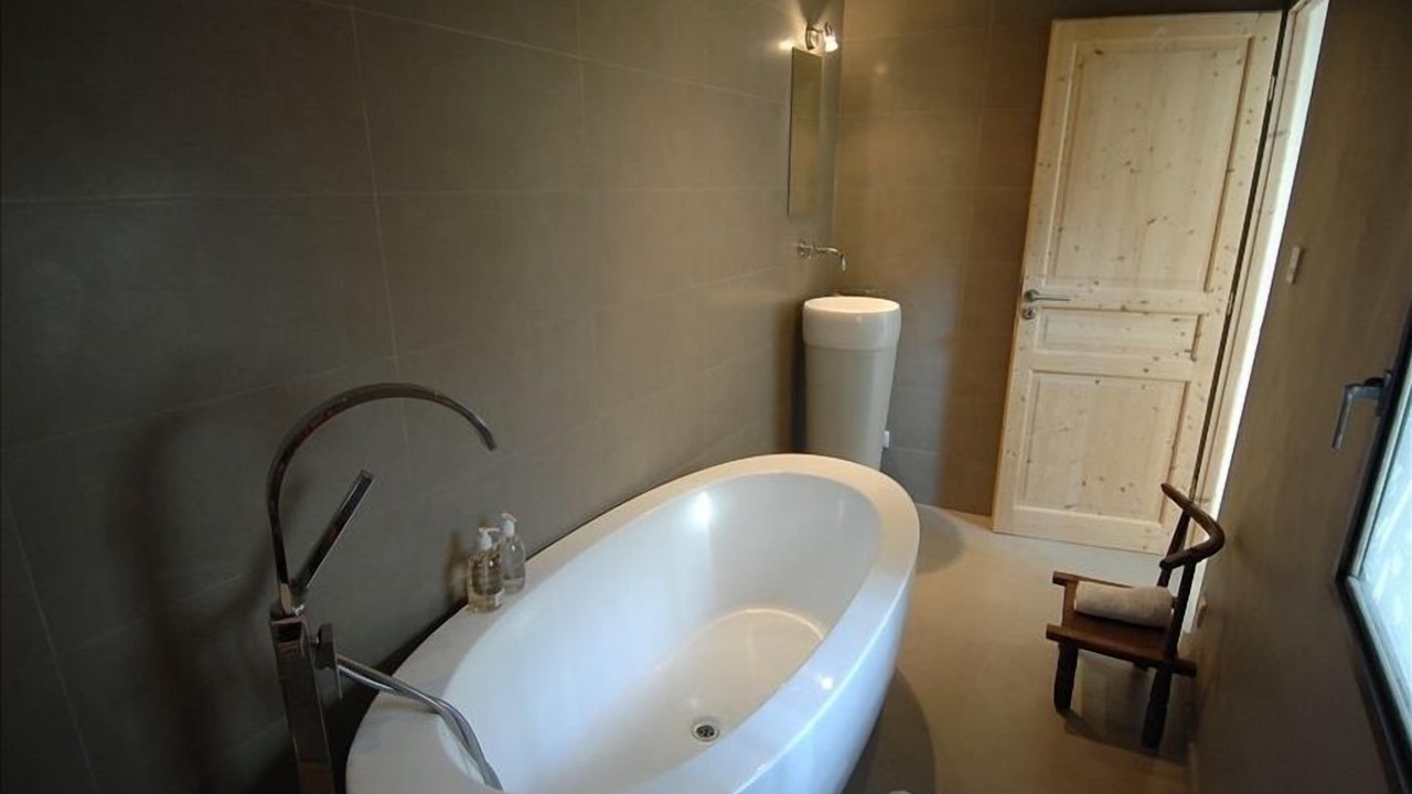 Photo of Bathroom in Aix-en-Provence Historic Centre
