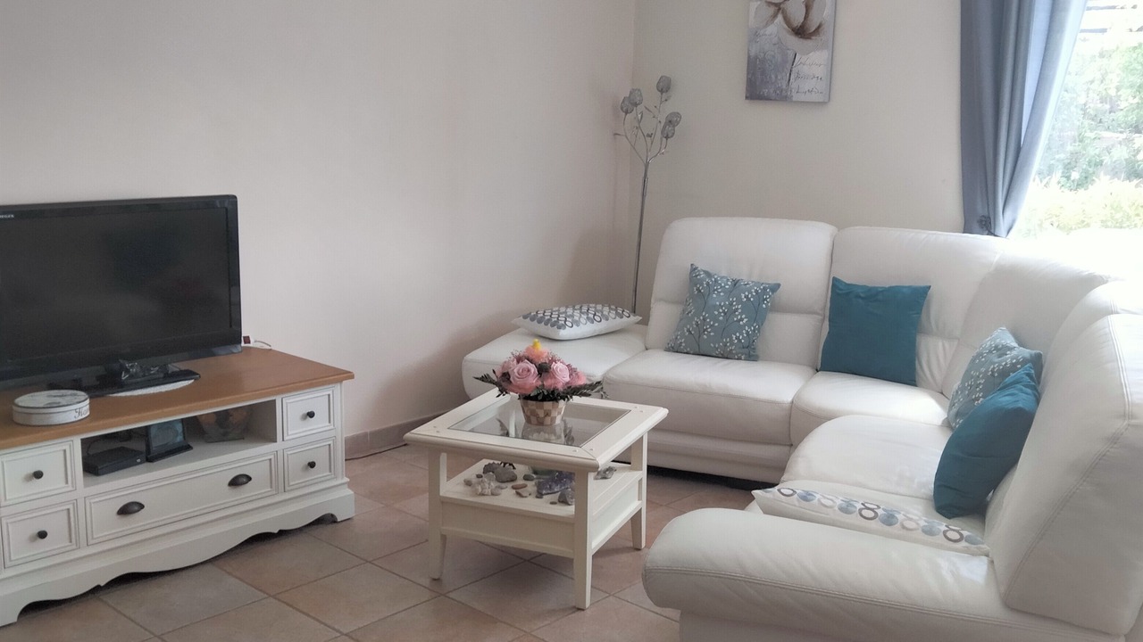 Photo of Livingroom in Maubec