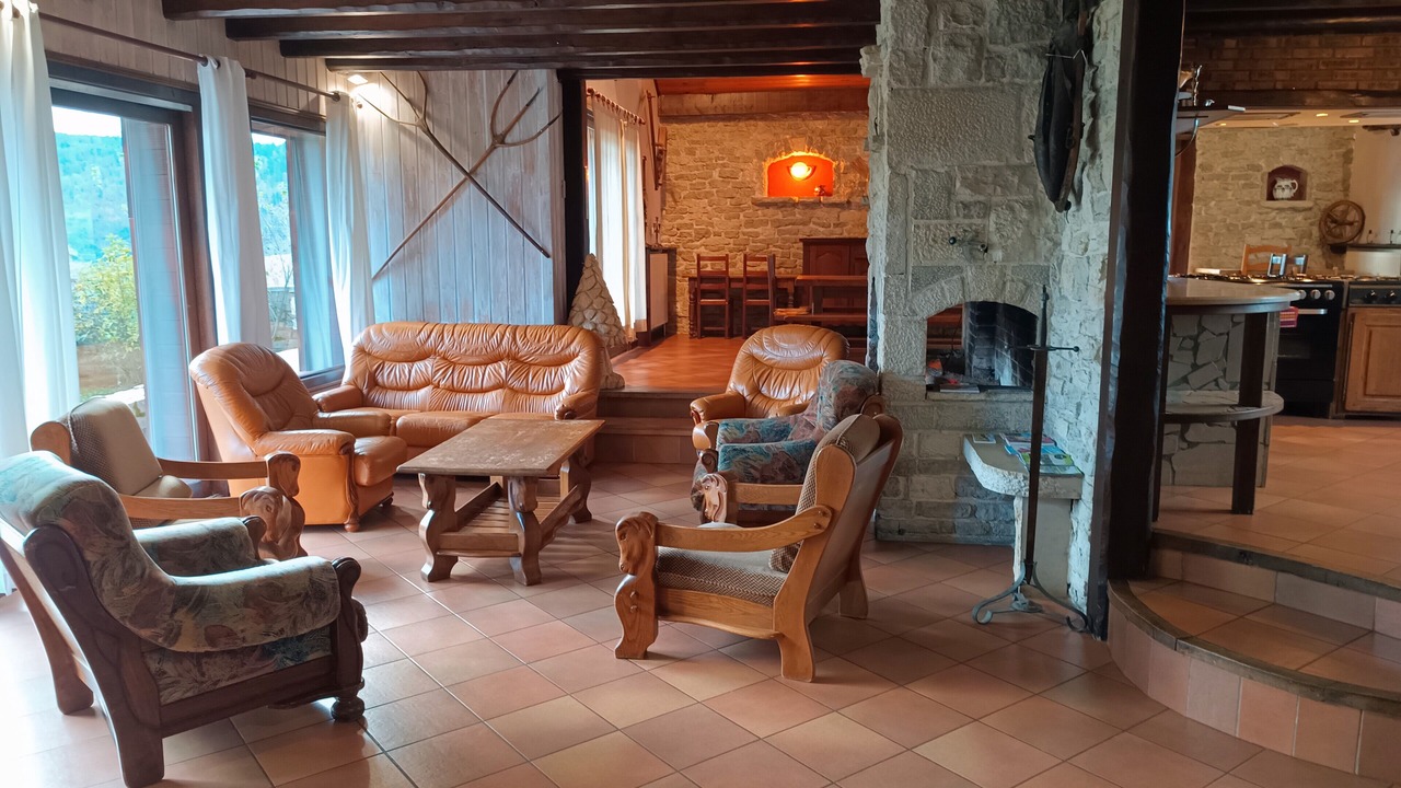 Photo of Livingroom in Thezillieu