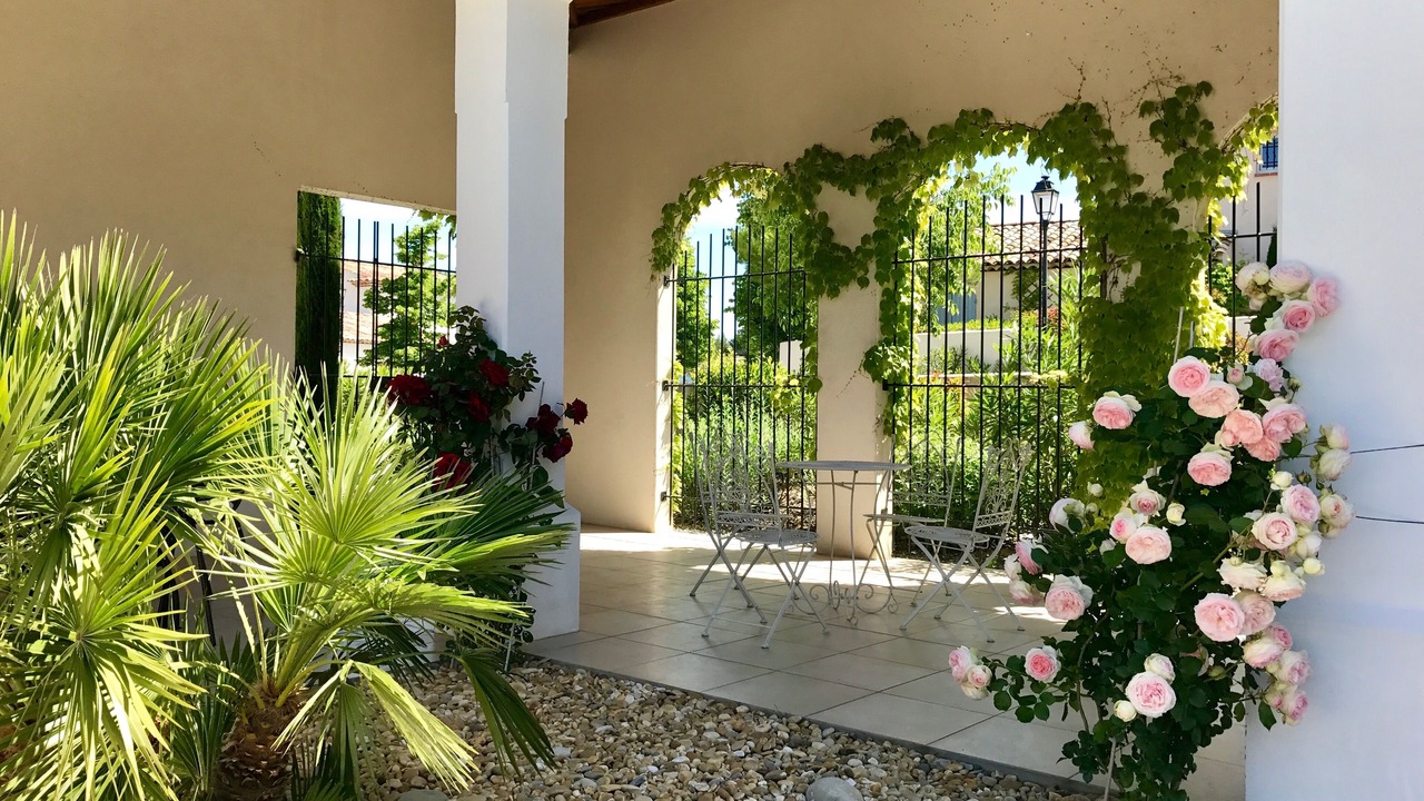 Photo of Patio Balcony in Pont Royal