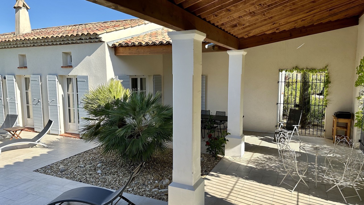 Photo of Patio Balcony in Pont Royal