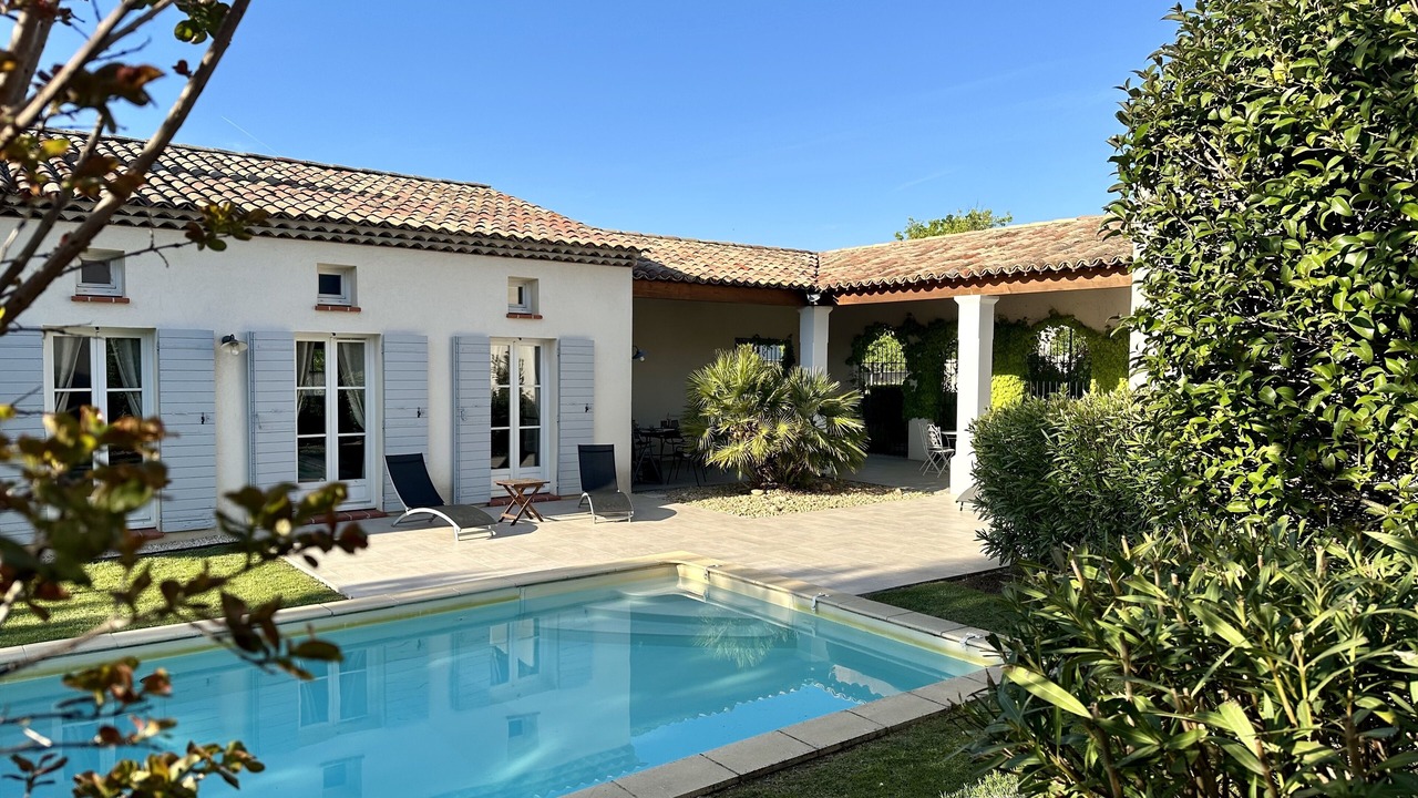 Photo of Outdoor in Pont Royal