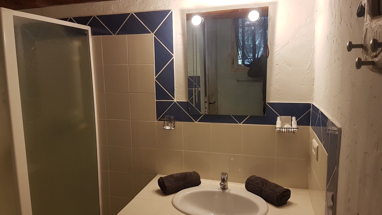Photo of Bathroom in Eygalieres