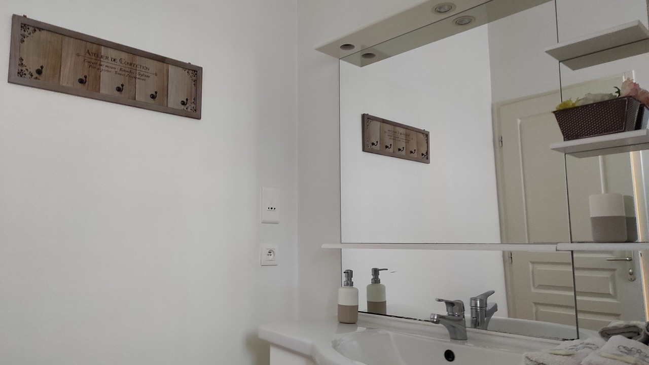 Photo of Bathroom in Chateauneuf-de-Gadagne
