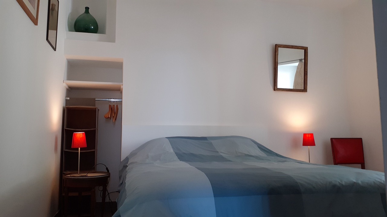 Photo of Bedroom in Ensues-la-Redonne