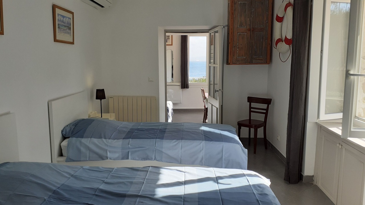 Photo of Bedroom in Ensues-la-Redonne