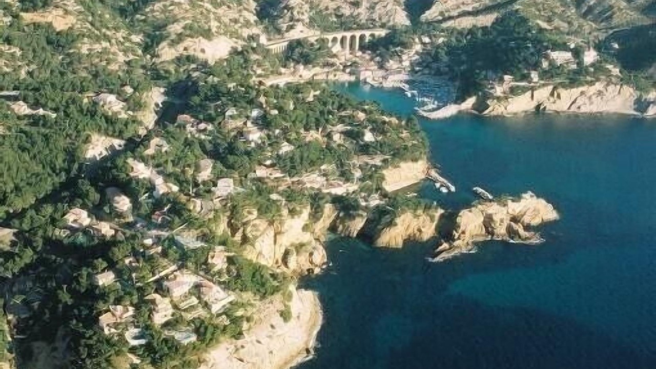 Photo of Outdoor in Ensues-la-Redonne