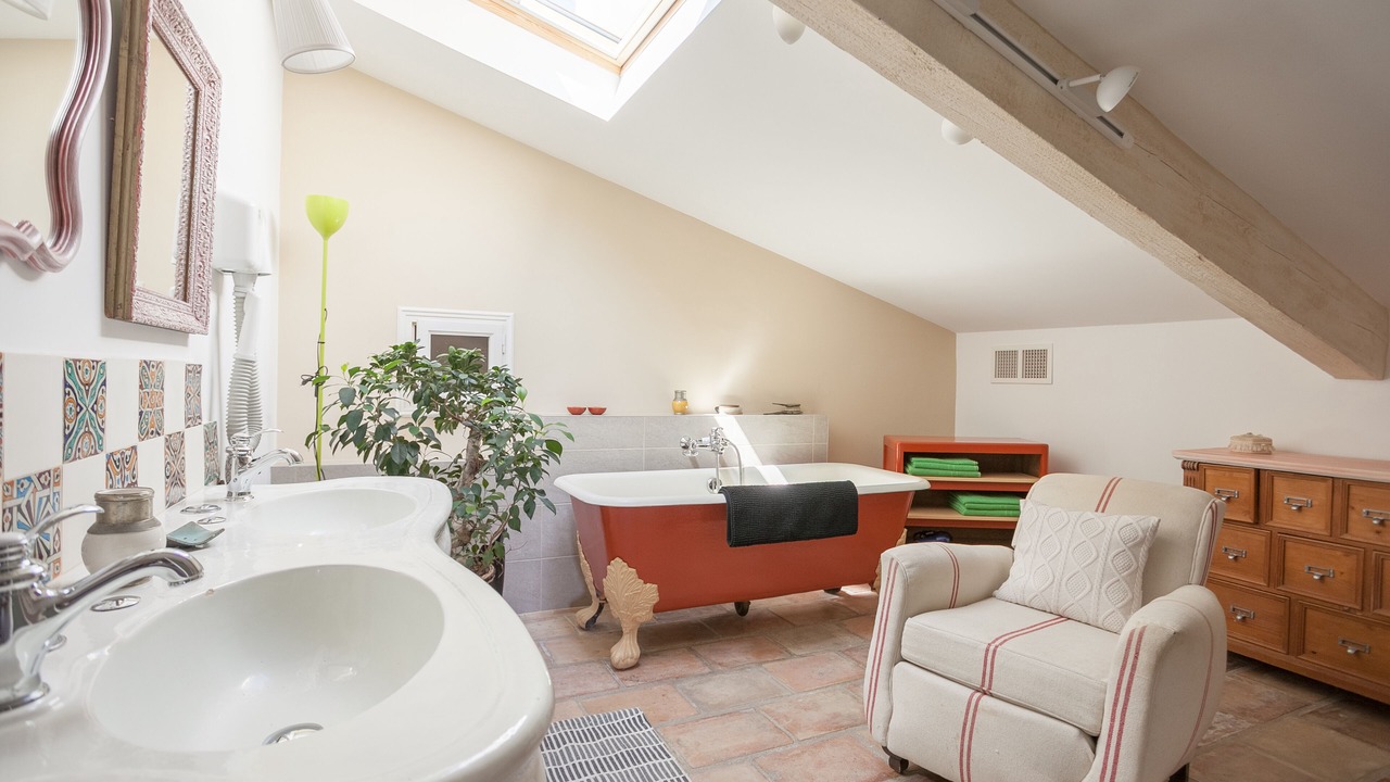 Photo of Bathroom in L'Isle-sur-la-Sorgue