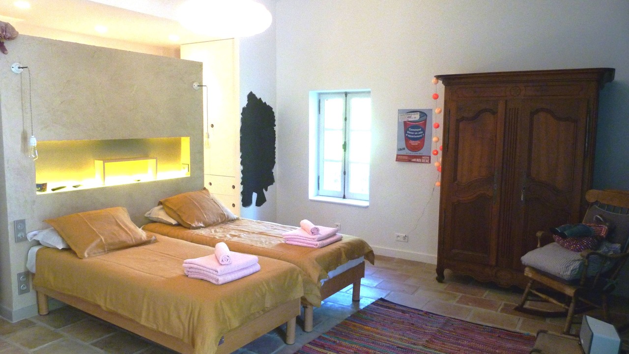 Photo of Bedroom in L'Isle-sur-la-Sorgue