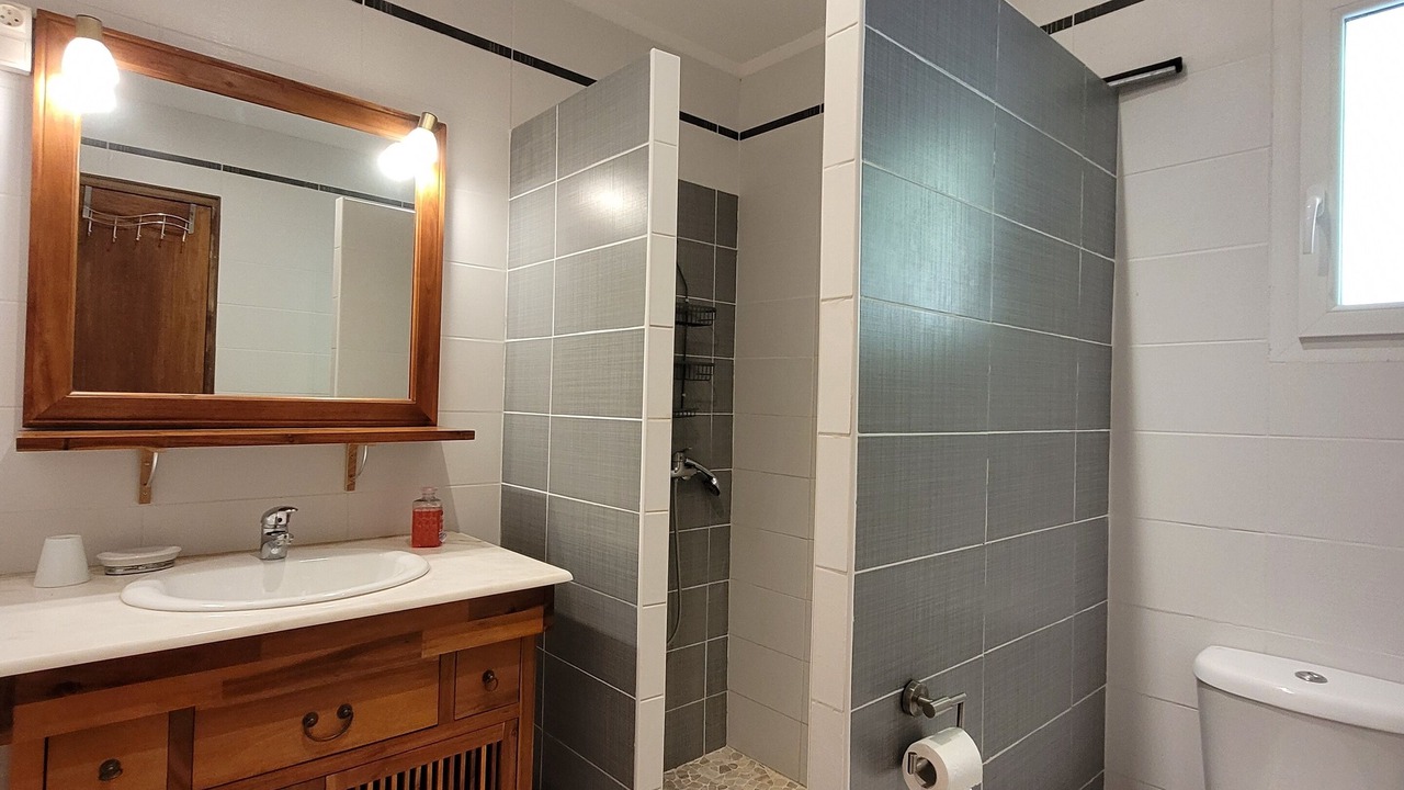Photo of Bathroom in Saint-Chamas