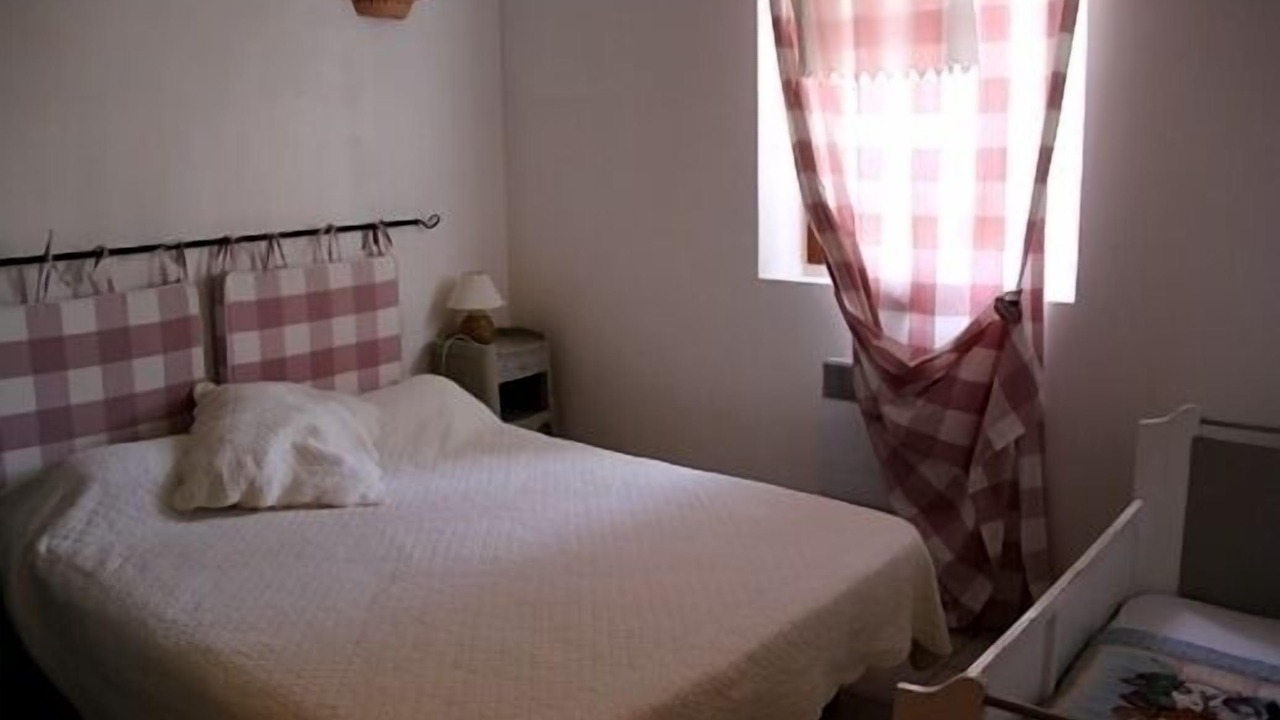 Photo of Bedroom in Lagnes