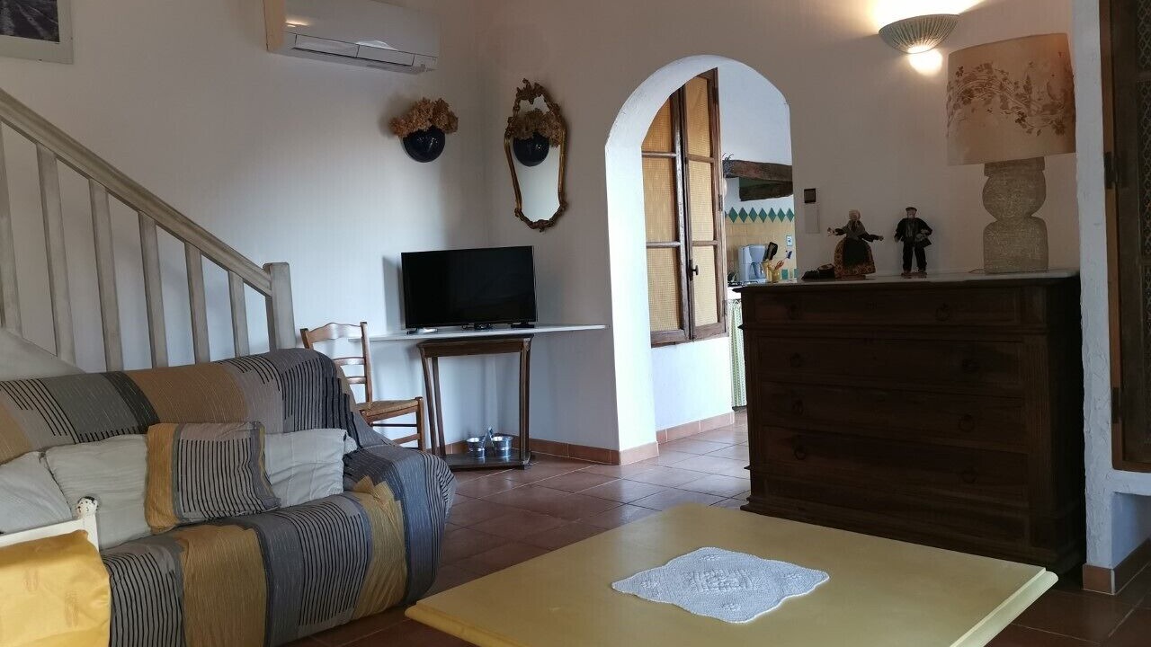 Photo of Livingroom in Apt