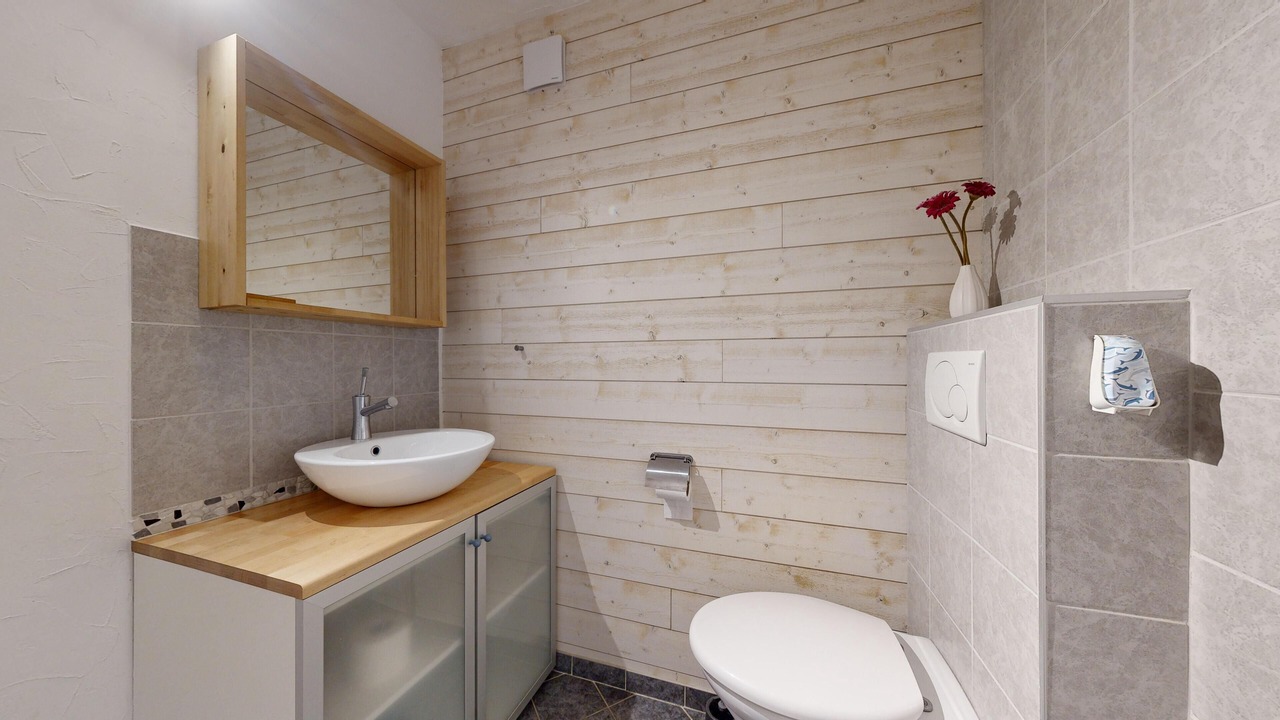 Photo of Bathroom in Premanon