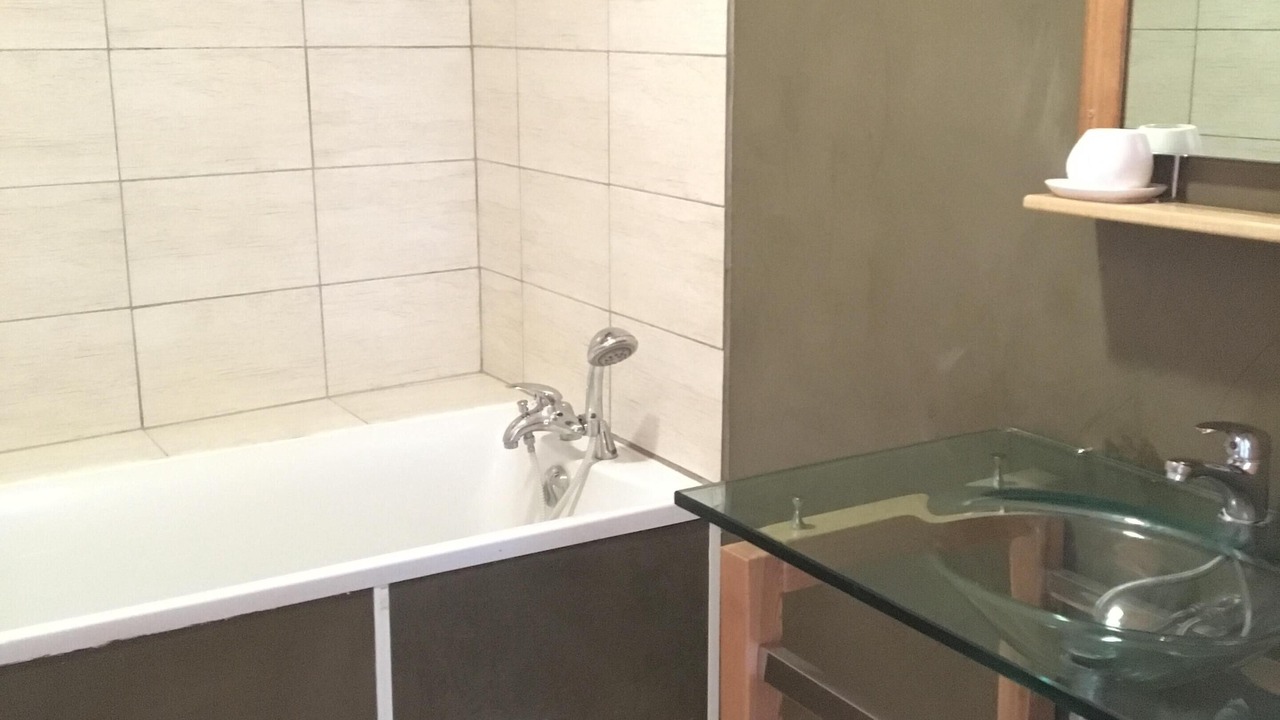 Photo of Bathroom in Camarade