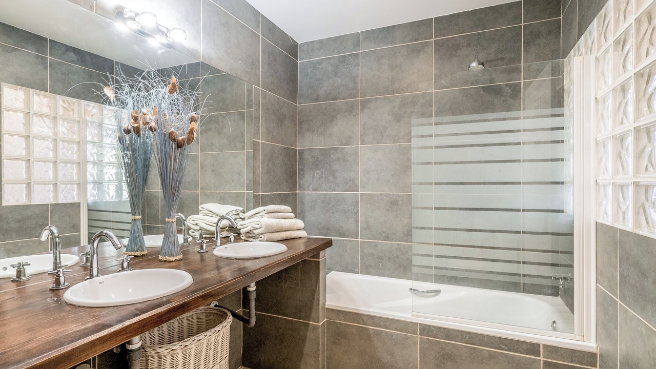 Photo of Bathroom in New Golden Mile