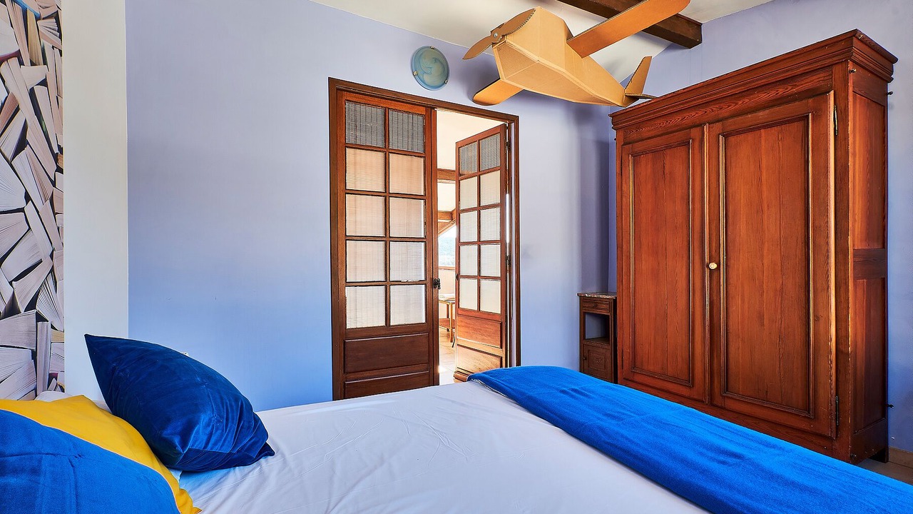 Photo of Bedroom in Caumont-sur-Durance