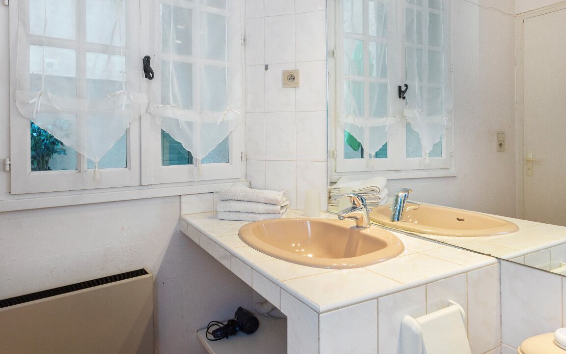 Photo of Bathroom in Avignon City Centre