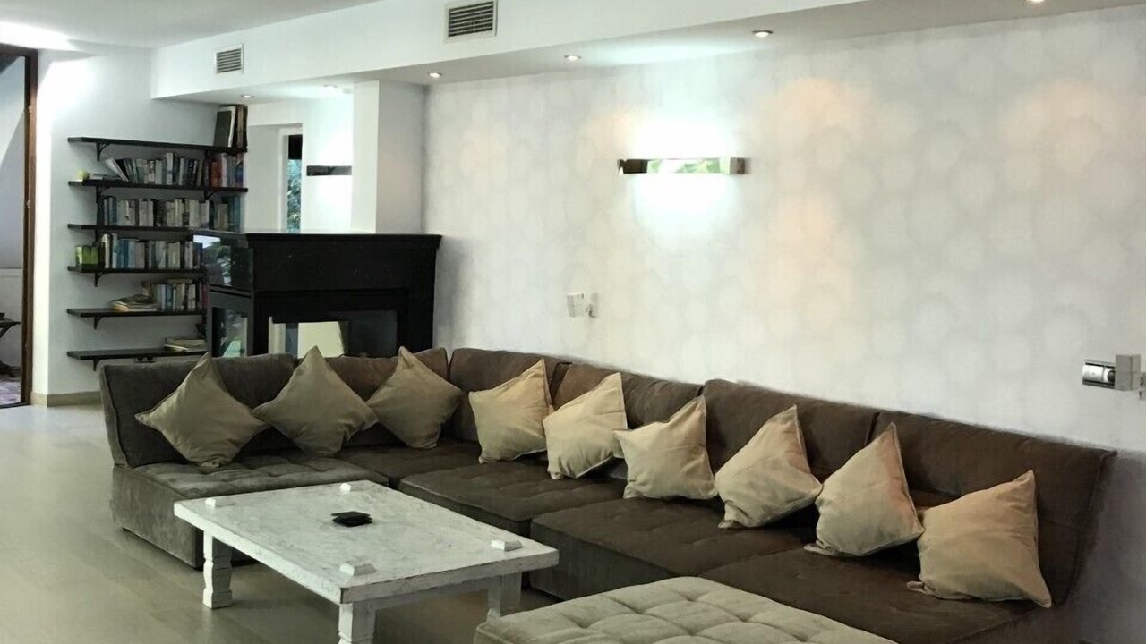 Photo of Livingroom in New Golden Mile
