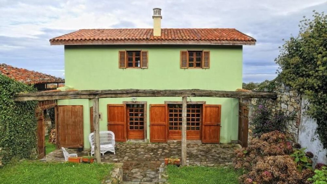 Photo of Outdoor in Ballota