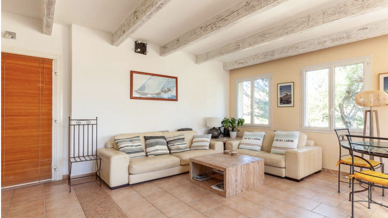Photo of Livingroom in Ensues-la-Redonne