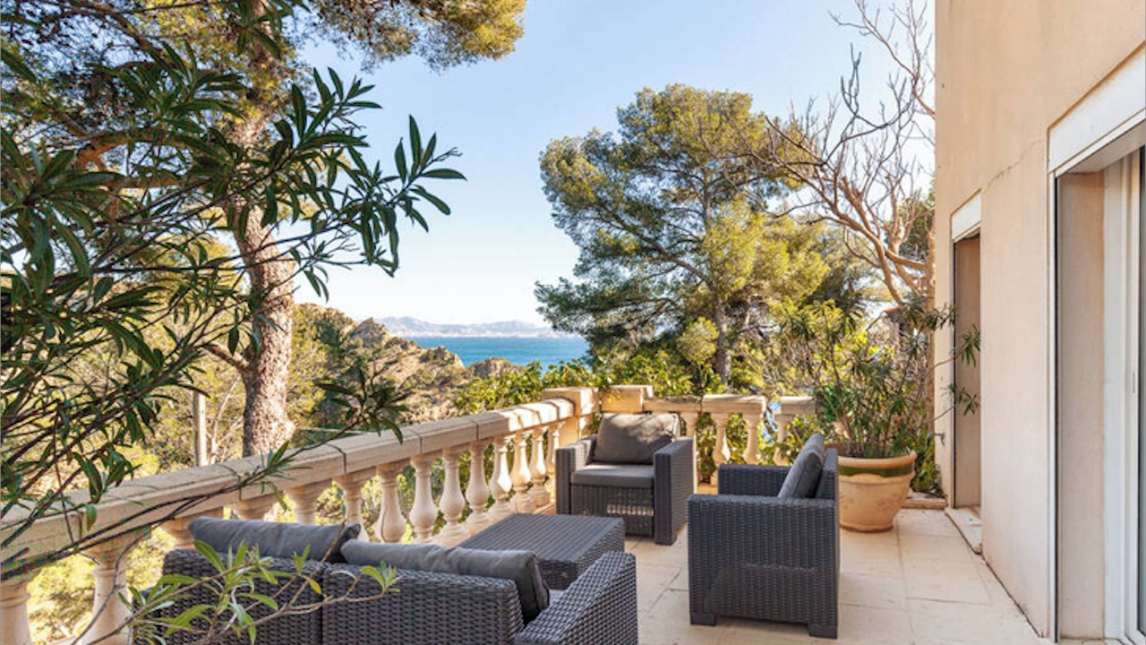 Photo of Patio Balcony in Ensues-la-Redonne