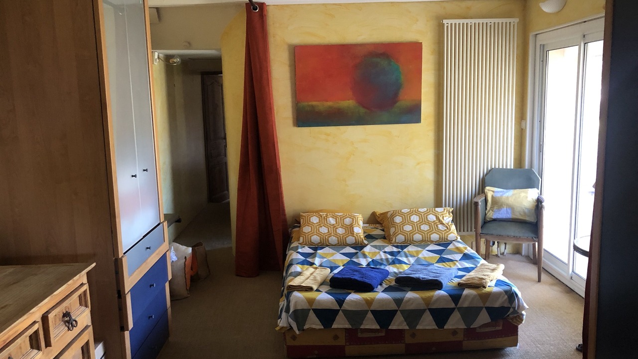 Photo of Bedroom in Ensues-la-Redonne