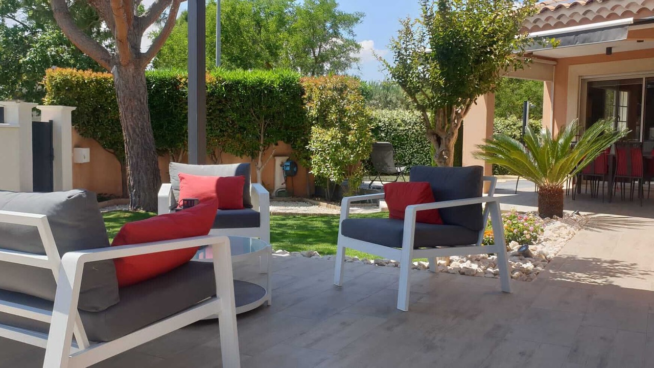 Photo of Patio Balcony in Entraigues-sur-la-Sorgue